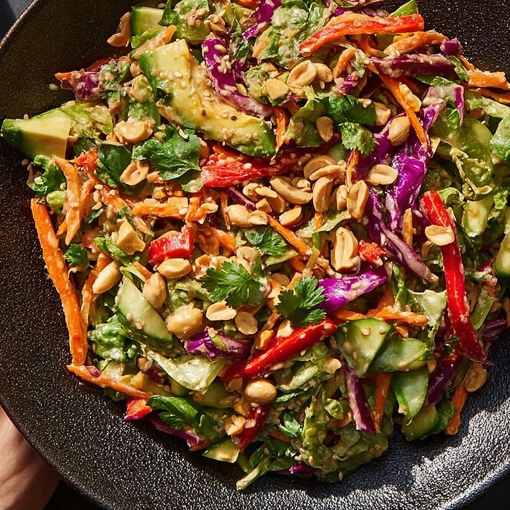 Asiatischer Erdnusssalat